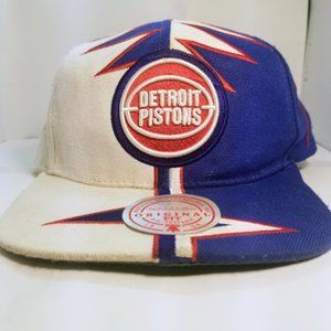 Detroit Pistons Snapback Hat/Cap rare vintage. Adjustable size Mitchell and Ness